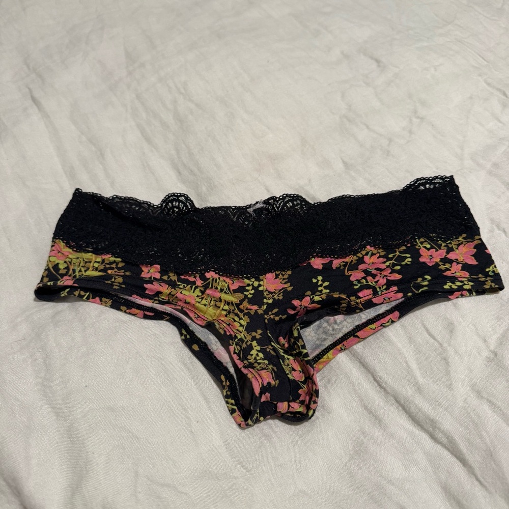 Victoria's Secret Black Floral Lace Hipster Panty
